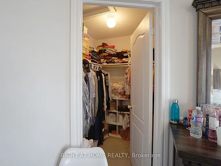 15 Magdalene Cres — Photo 25