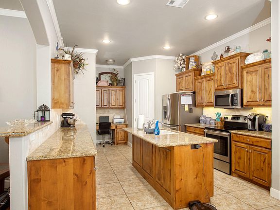 2nd image of 12 Cody Ln
