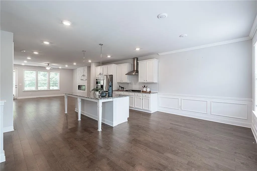 4 bed, 3.5 bath, 2589 sqft, $3,550 — Photo 4