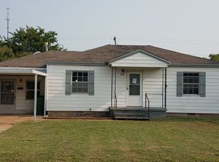 439 E Iowa St, Walters, OK 73572