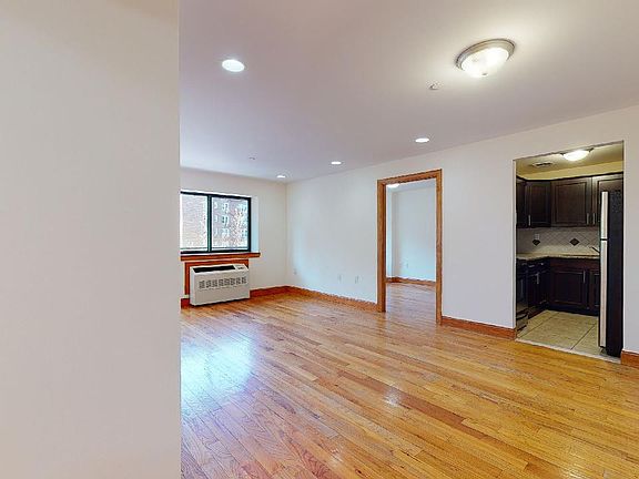 5th image of 84-14 143rd St #Penthouse 2