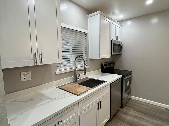 2nd image of 250 Elm St APT 2