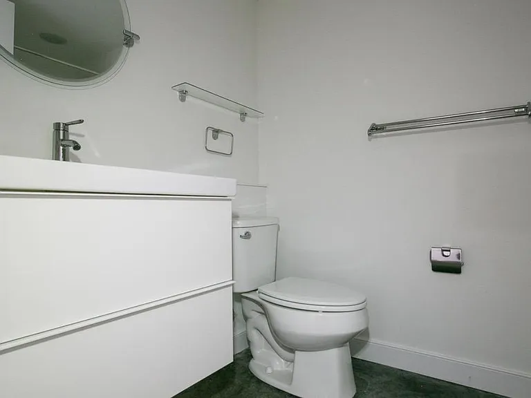 901 N Montford Ave — Photo 24