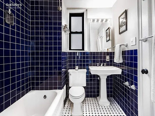 Sold by Sotheby's International Realty | media 6