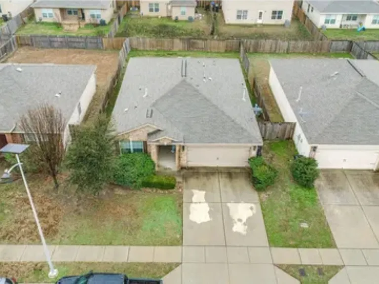 701 Lazy Crest Dr — Photo 29