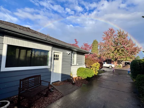 1130 NW 17th St #B, Corvallis, OR 97330