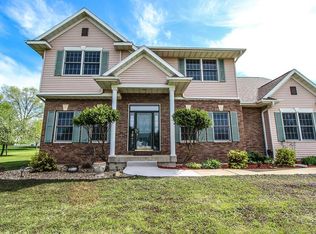 2454 Westwind Ln, Cedar Rapids, IA 52411