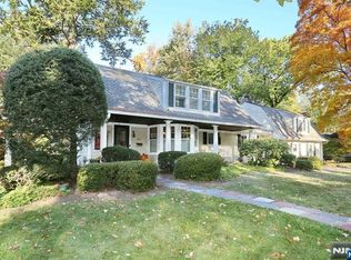 493 Summit Ave, Oradell, NJ 07649