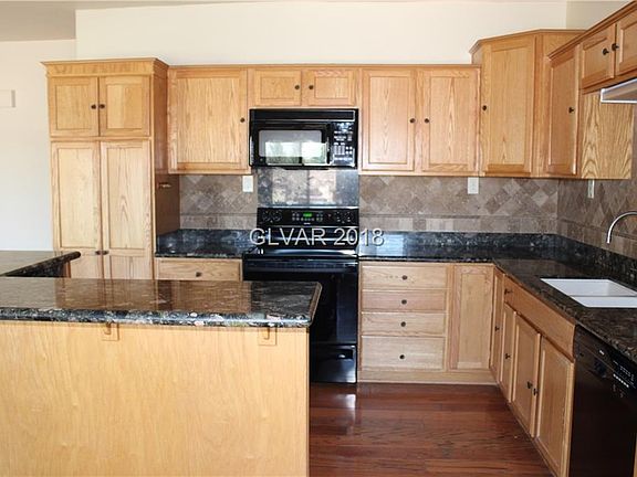 5th image of 80 Blackhorn St