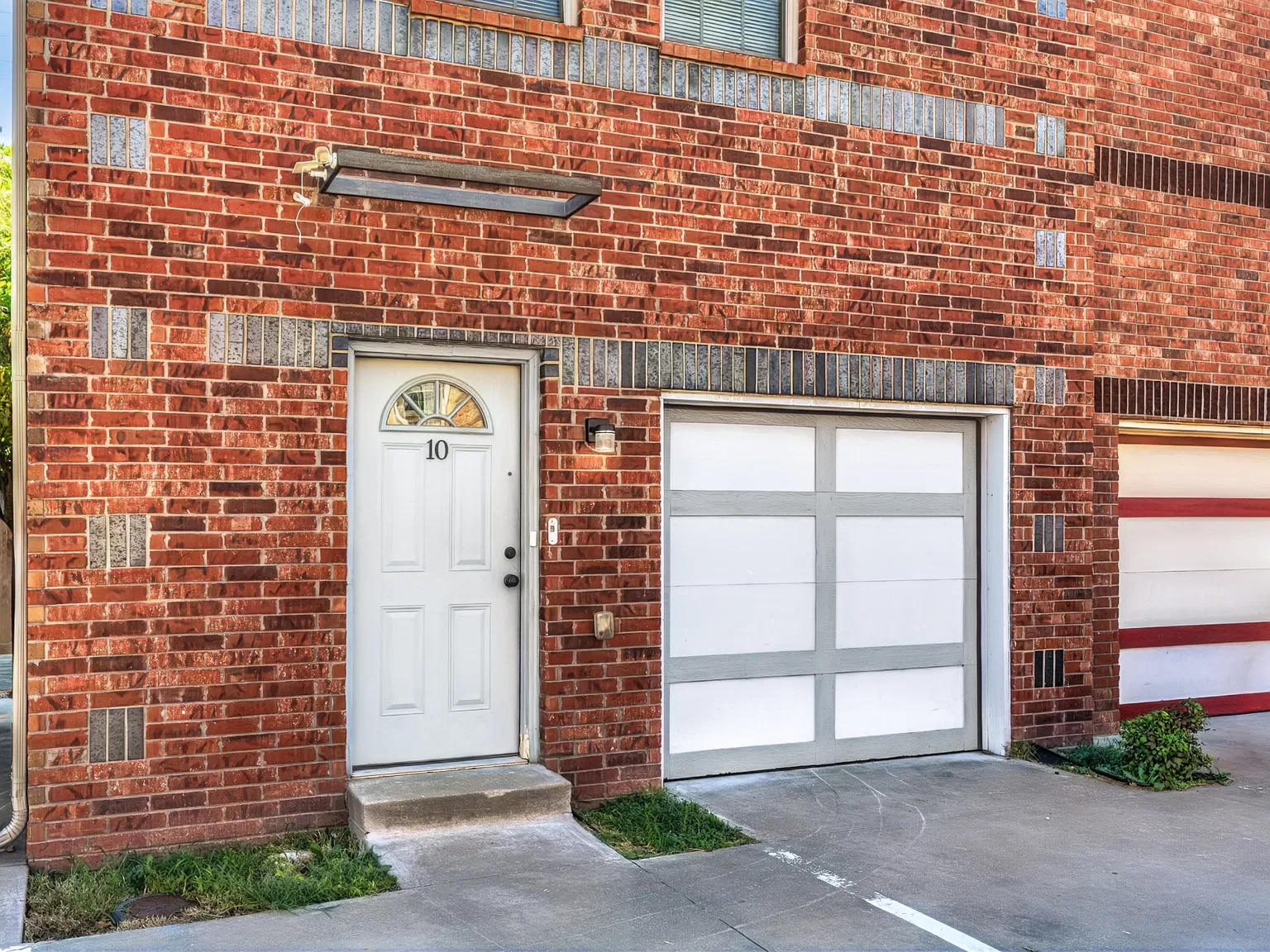 2 bed, 2.5 bath, 1200 sqft, $1,225 — Photo 2