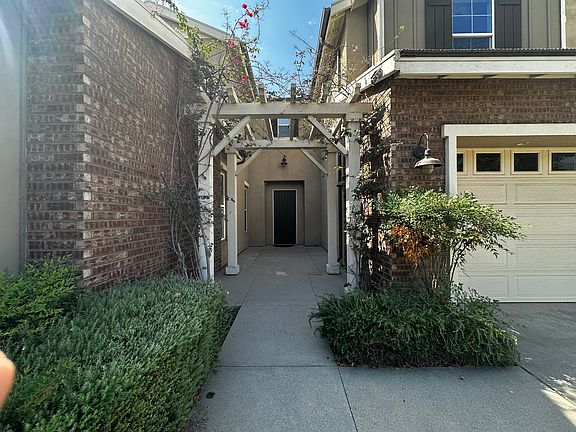 2nd image of 886 E Weeping Willow Dr