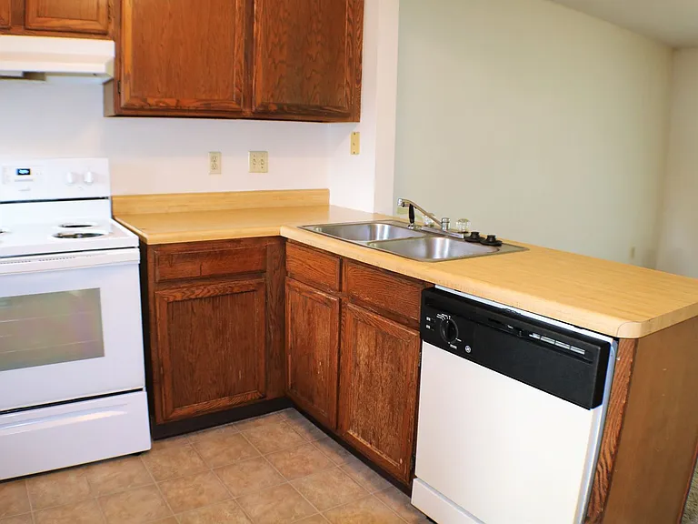 719 Westwinds Dr #2 — Photo 4