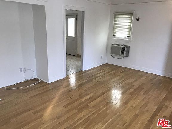 4th image of 729 Robinson St