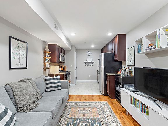 4th image of 381 Communipaw Ave #1B/201