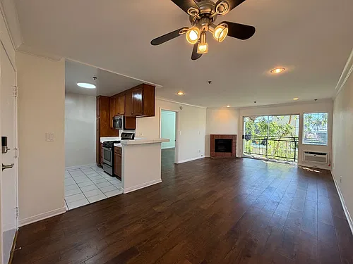 Floor plan 303