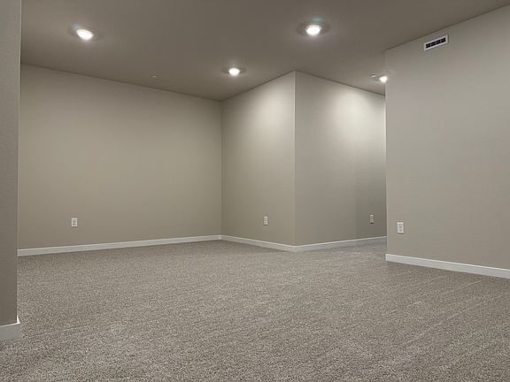 5th image of 2740 Bear Springs Cir