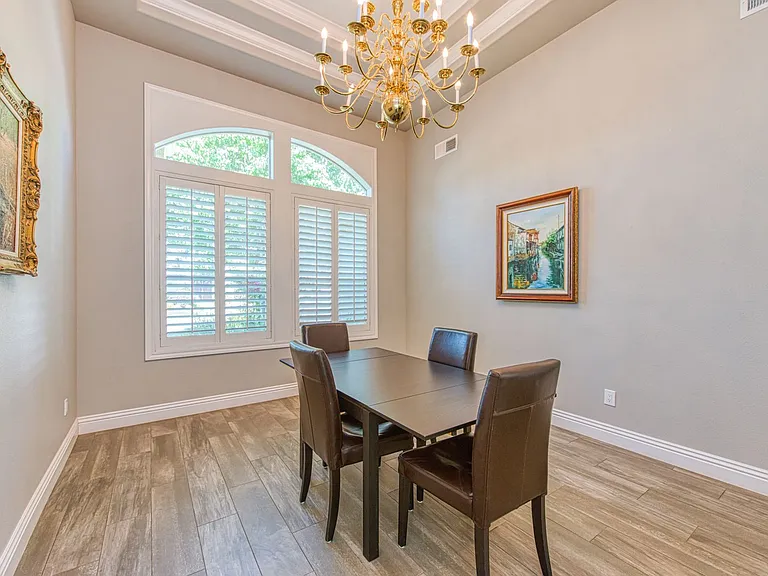 10234 N Rowell Ave — Photo 11