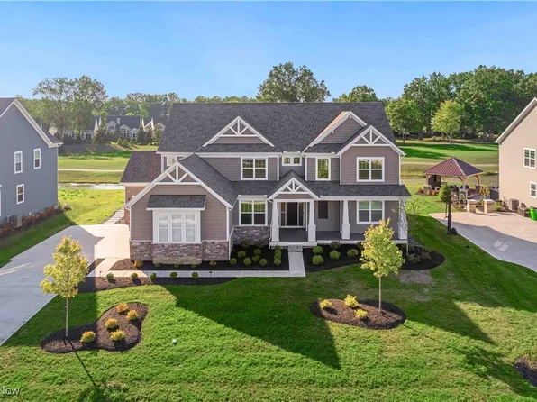 620 Congressional Ln, Avon Lake, OH 44012