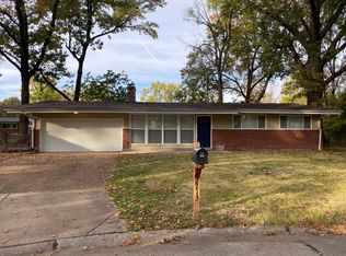 2215 Ibis Ct, Saint Louis, MO 63136