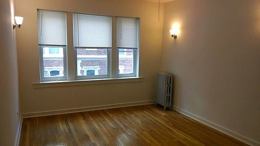 2nd image of 6725 S Paxton Ave APT 3W