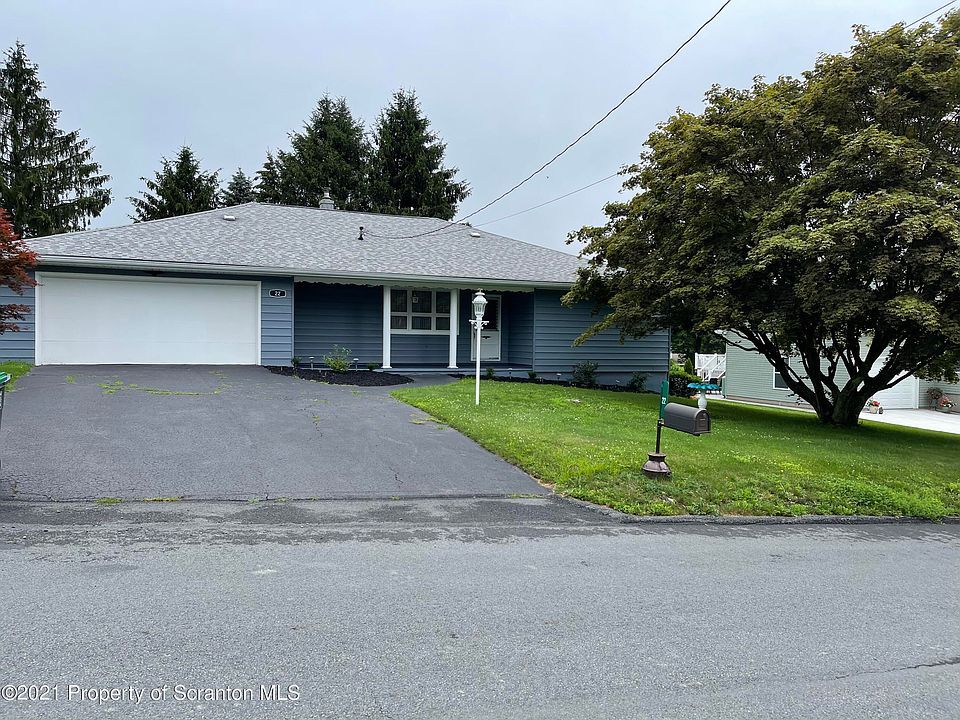 1st image of 22 Hilltop Dr