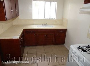 9215 Sepulveda Blvd APT 08, North Hills, CA 91343