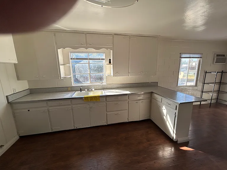 3572 Harrison St — Photo 6