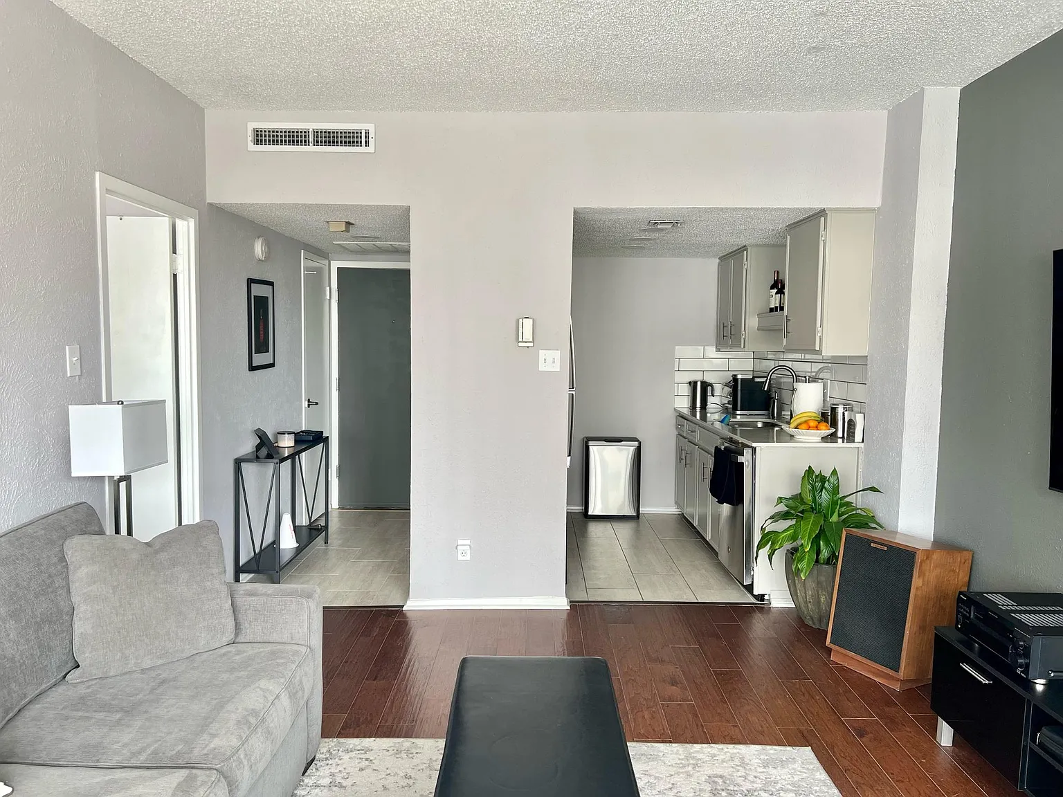 1 bed, 608 sqft, $2,500 — Photo 3