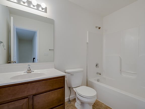 Bathroom-Similar Photo