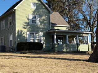 629 N Dakota Rd, Ridott, IL 61067