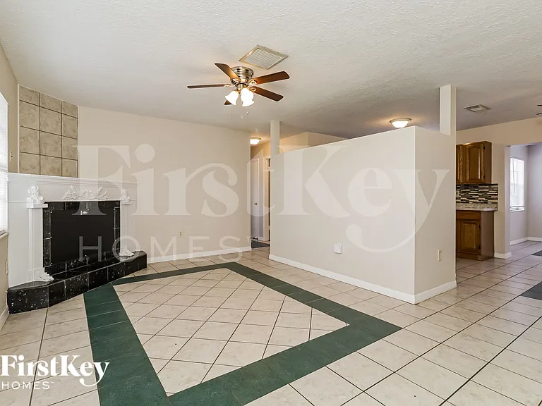 3252 Peterborough St — Photo 5