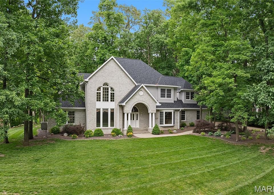 1st image of 8 8th Green Ct