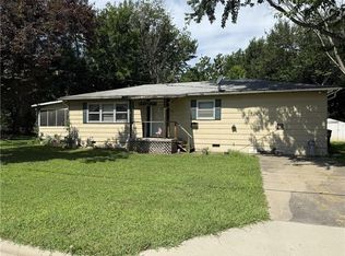 1705 N Main St, Nevada, MO 64772