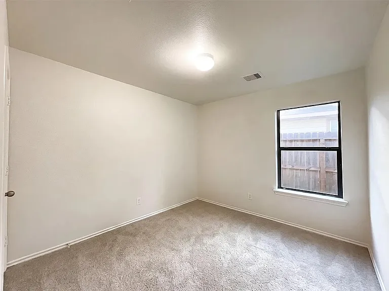 1604 Katydid Ct — Photo 4