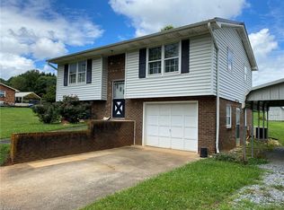 1221 Quality Acres Rd, Boonville, NC 27011