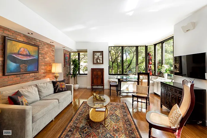 52 E End Ave APT 3A photo 1