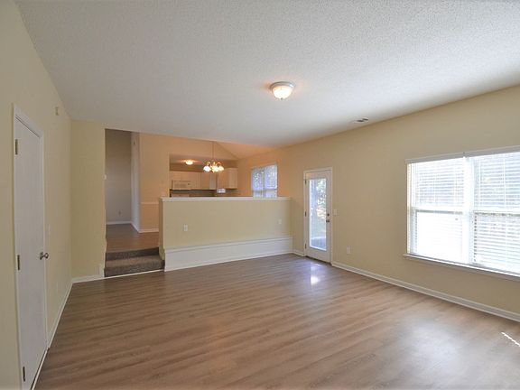3rd image of 4133 Arabian Way