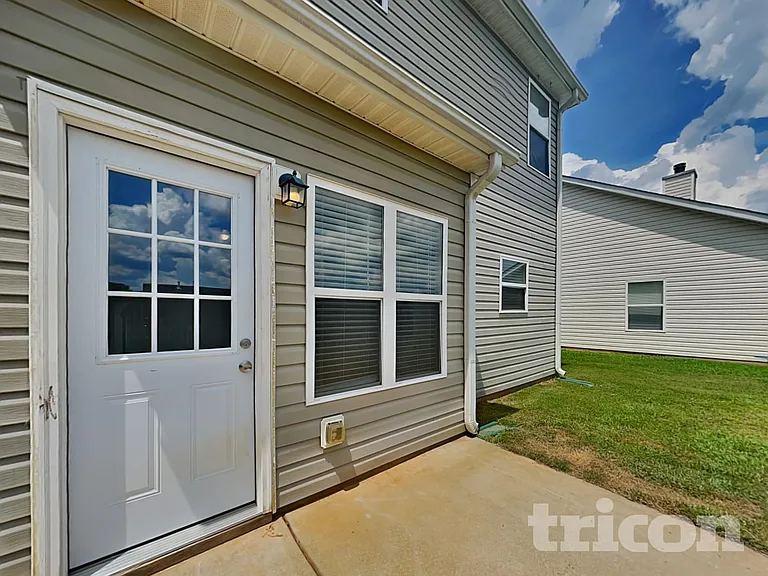 527 W Saddletree Dr — Photo 18