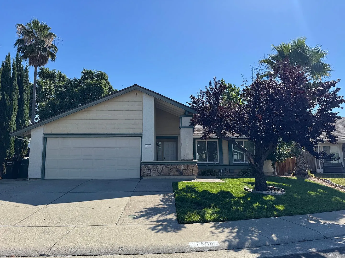 Newly updated Antelope home! — Photo 1