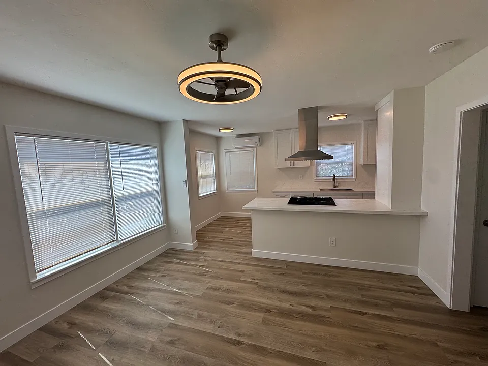 411 N Citrus Ave #411