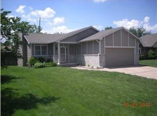 11956 W Rolling Hills Ct, Wichita, KS 67212