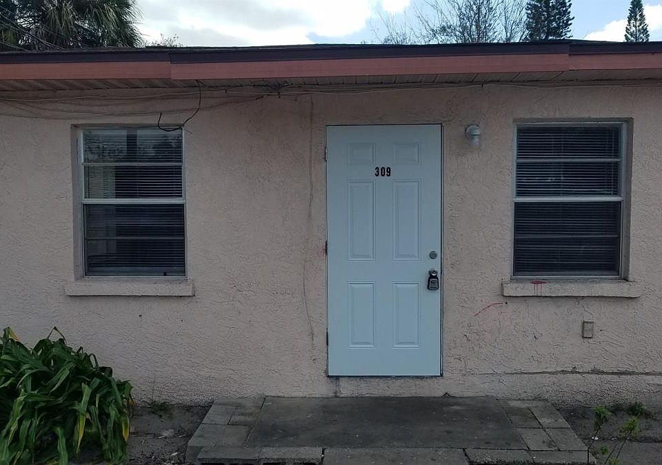 1st image of 309 10th Ave W #309