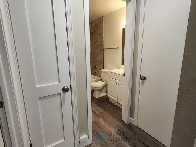 2014 W Broadway Ave #4 — Photo 6