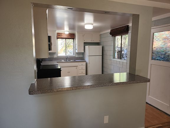 4th image of 942 Pacific St APT A