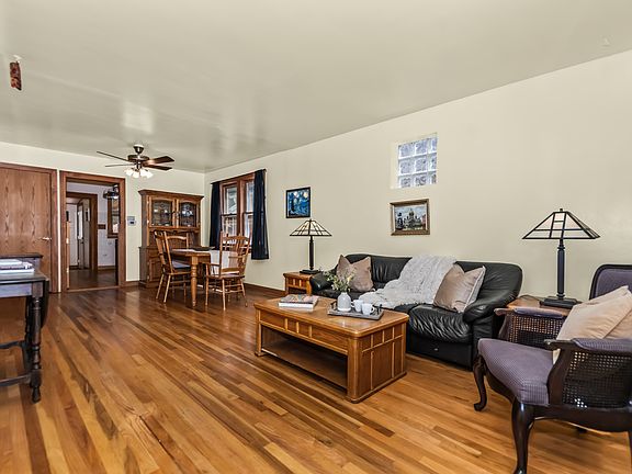 3rd image of 5405 N Melvina Ave