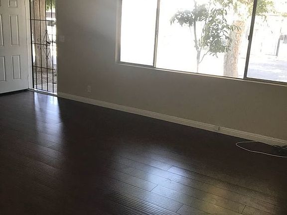 3rd image of 4837 Santa Ana St