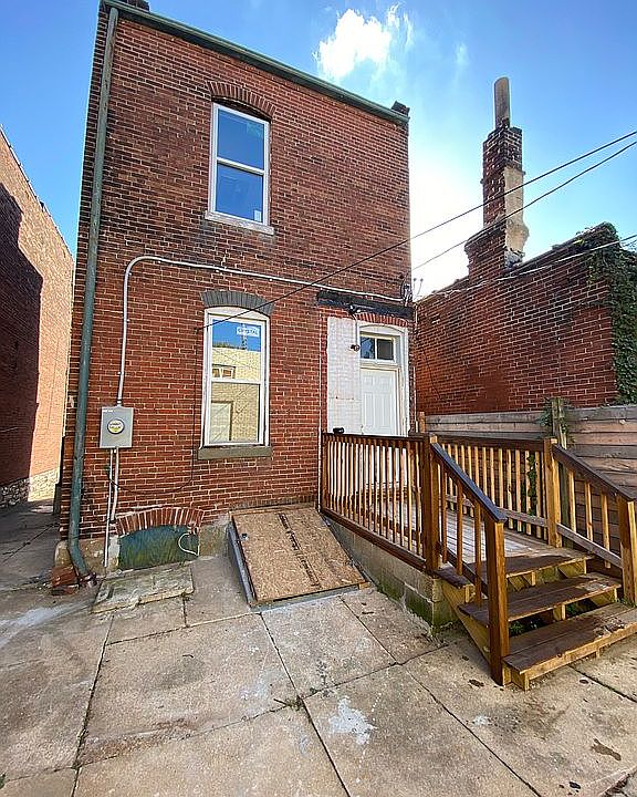 2nd image of 2717 Winnebago St