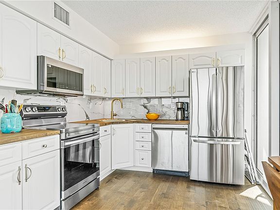 5th image of 3554 Ocean Dr APT 1101