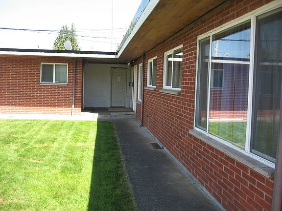 3rd image of 801 Myrtine St
