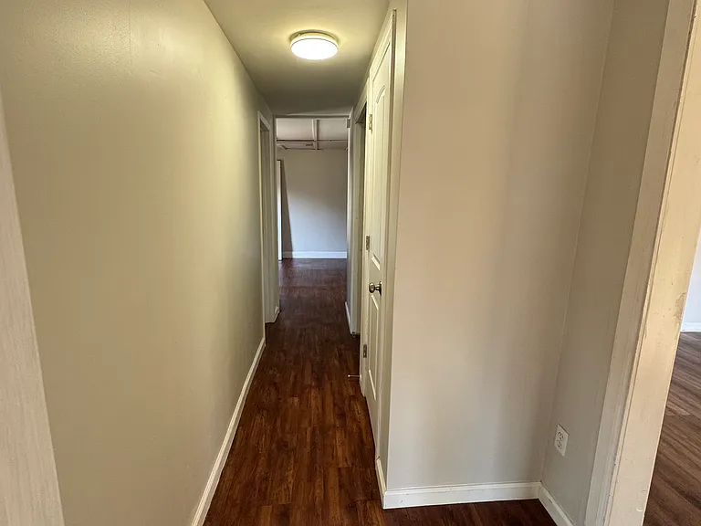 212 Crestview St — Photo 6